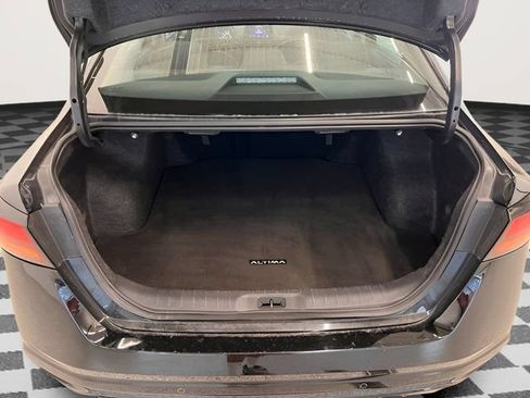 Used 2025 Nissan Altima 2.5 SV FWD image 9