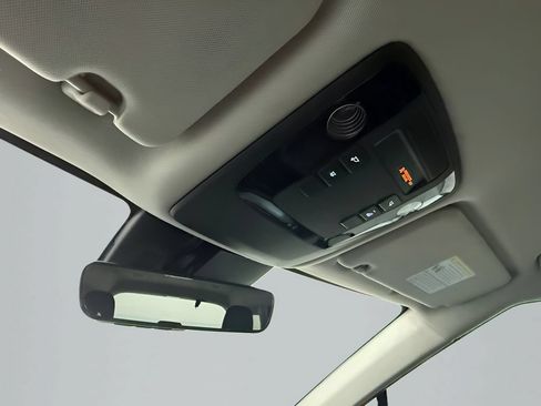 Used 2024 Kia Carnival LX FWD image 27