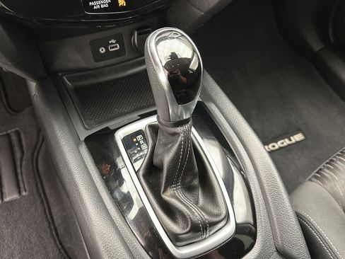 Used 2020 Nissan Rogue S w/ Special Edition Package AWD/4WD image 18