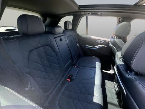 Used 2024 BMW X5 sDrive40i w/ Premium Package RWD image 18