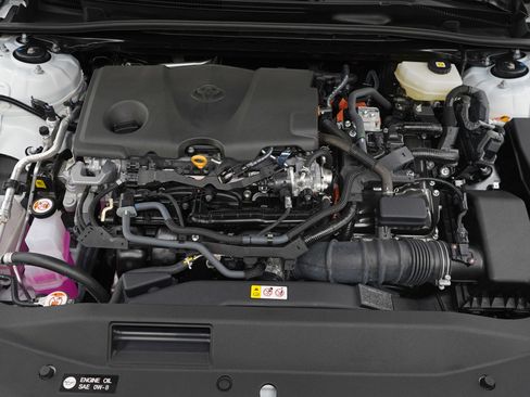 Used 2025 Toyota Camry SE image 30