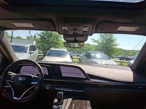 Used 2023 Cadillac Escalade Premium Luxury AWD/4WD image 10