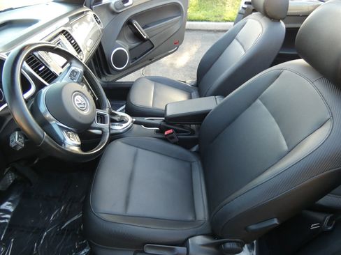 Used 2018 Volkswagen Beetle 2.0T S image 40