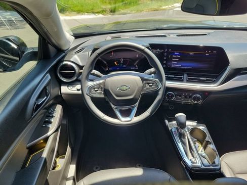 Used 2025 Chevrolet Trax ACTIV w/ Driver Confidence Package FWD image 12