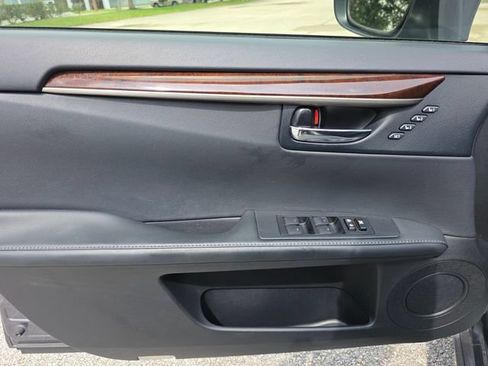 Used 2013 Lexus ES 350 w/ Luxury Pkg FWD image 24
