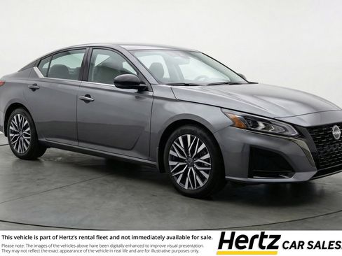 Used 2025 Nissan Altima 2.5 SV FWD image 1