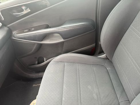 Used 2017 Kia Sorento FWD w/ LX Convenience Package image 13