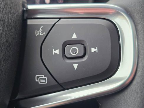 New 2026 Volvo XC40 B5 Ultra w/ Climate Package image 33