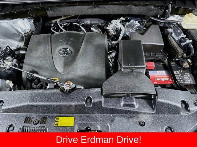 Used 2018 Toyota Highlander XLE FWD image 30