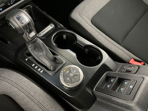 New 2025 Ford Bronco 4-Door image 27