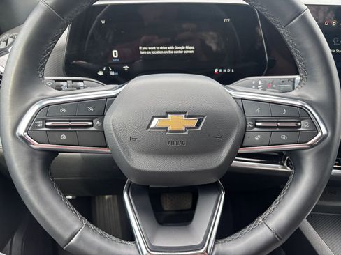 Used 2025 Chevrolet Equinox LT image 25