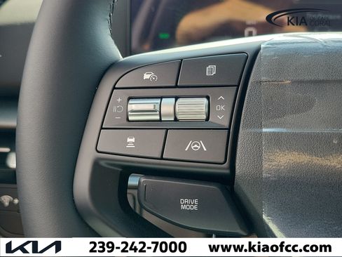New 2026 Kia Sportage LX FWD image 23