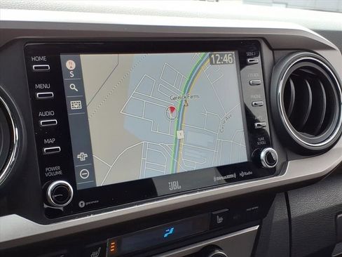 Used 2021 Toyota Tacoma Limited image 25