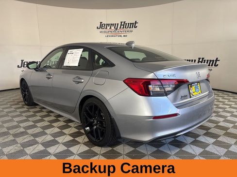 Used 2023 Honda Civic Sport image 6