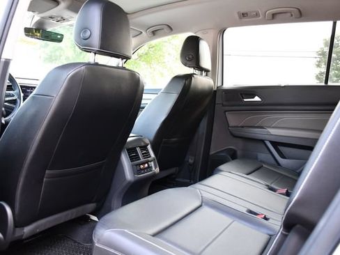 Used 2022 Volkswagen Atlas SEL R-Line AWD/4WD image 17