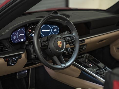 Used 2023 Porsche 911 Carrera 4S image 33
