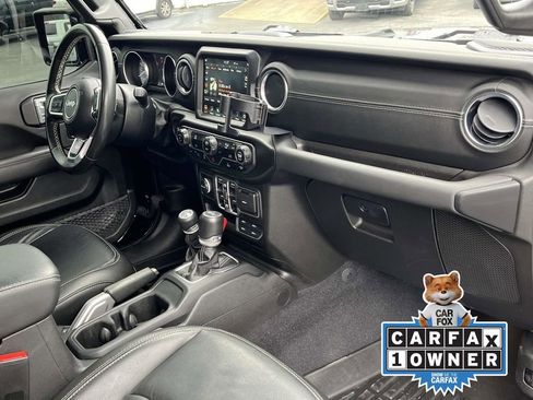 Used 2022 Jeep Wrangler Unlimited Sahara image 23