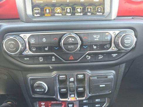 Used 2019 Jeep Wrangler Unlimited Rubicon AWD/4WD image 16
