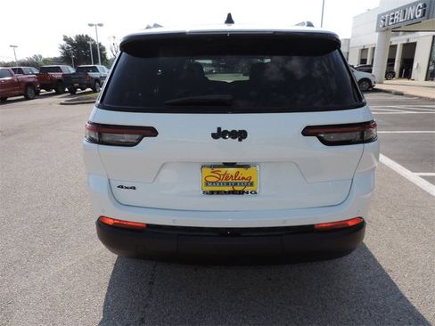 Used 2025 Jeep Grand Cherokee L Altitude image 6