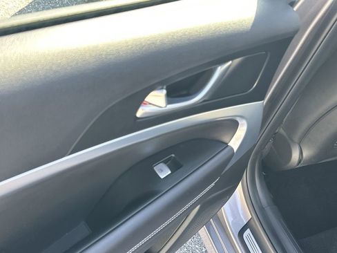 Certified 2023 Genesis G70 2.0T image 13