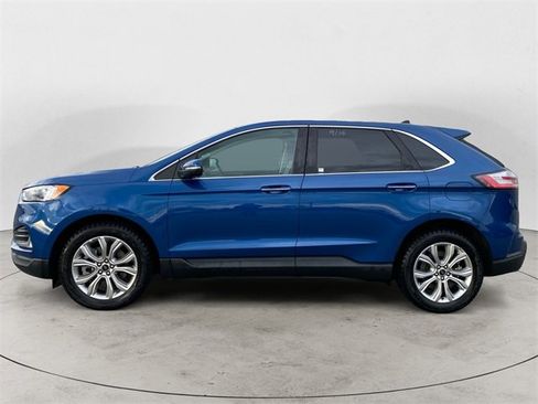 Used 2024 Ford Edge Titanium image 2
