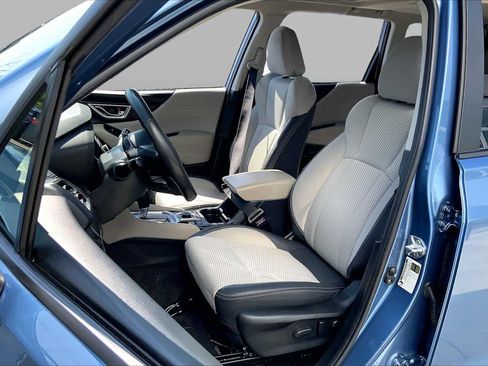 Certified 2024 Subaru Forester Premium AWD/4WD image 9