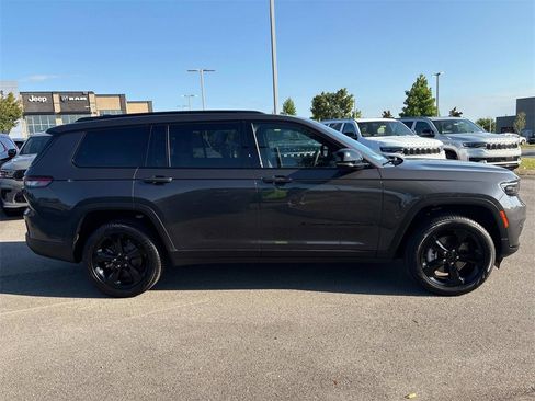 New 2025 Jeep Grand Cherokee L Limited w/ Black Appearance Package image 10