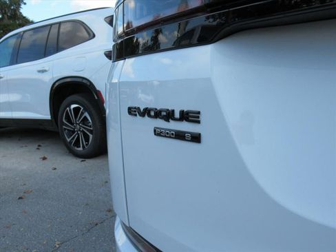 Used 2020 Land Rover Range Rover Evoque R-Dynamic S image 8