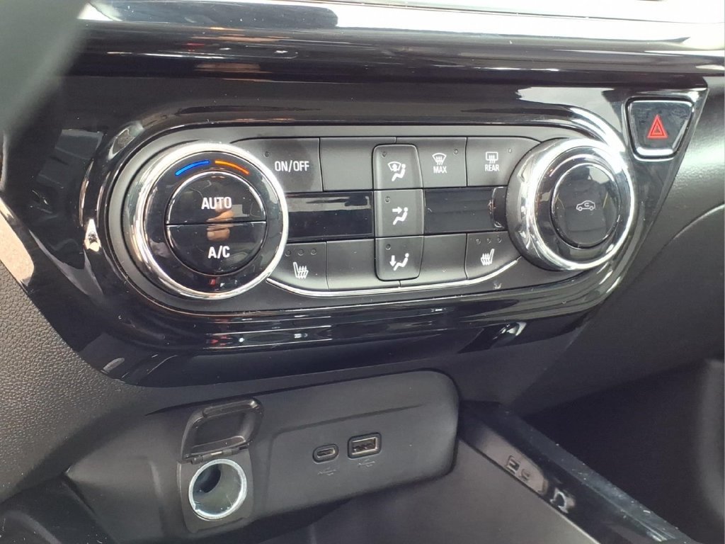 Used 2024 Chevrolet Trax ACTIV w/ Driver Confidence Package FWD image 24