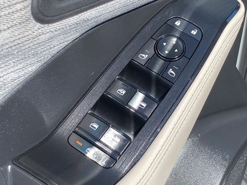 Certified 2023 Nissan Rogue SV FWD image 28