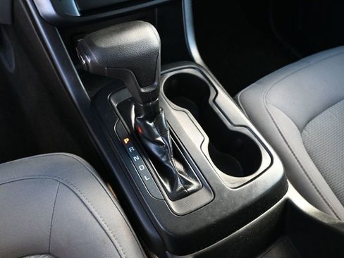 Used 2018 GMC Canyon W/T image 13