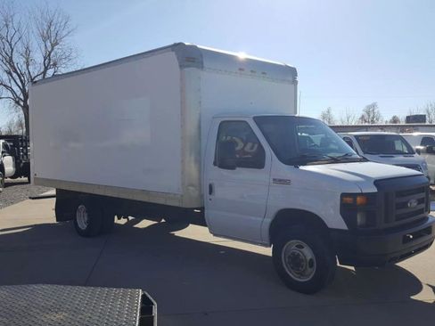 Used 2017 Ford E-350 and Econoline 350 Super Duty image 5