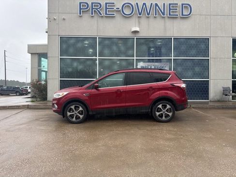 Used 2018 Ford Escape SEL image 1