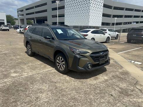 Used 2024 Subaru Outback Premium image 3