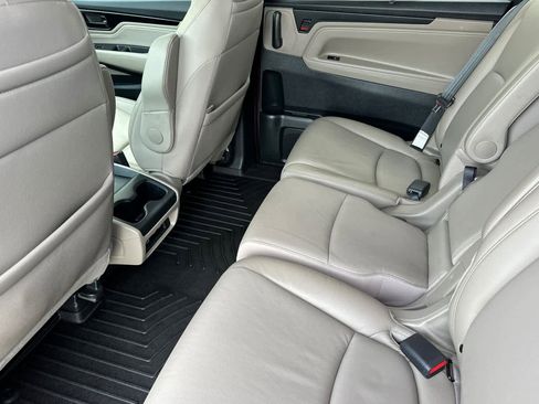 Used 2023 Honda Odyssey Touring image 4