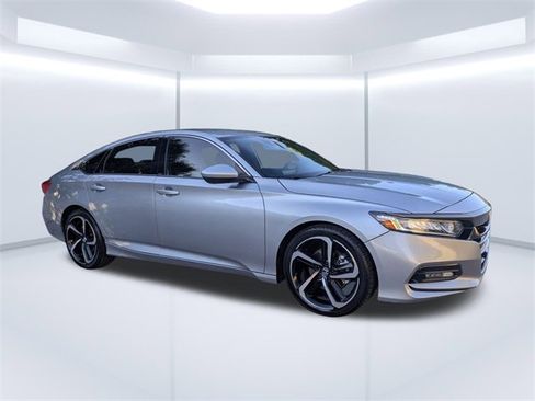 Used 2019 Honda Accord Sport image 2