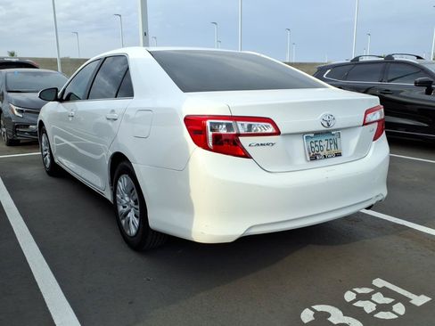 Used 2012 Toyota Camry LE FWD image 3
