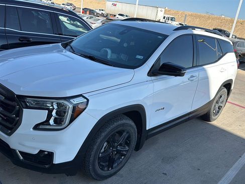 Used 2022 GMC Terrain AT4 w/ Infotainment Package II image 4