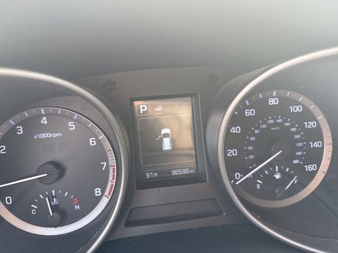 Used 2018 Hyundai Santa Fe Sport w/ 2.4L Value Package 02 FWD image 15