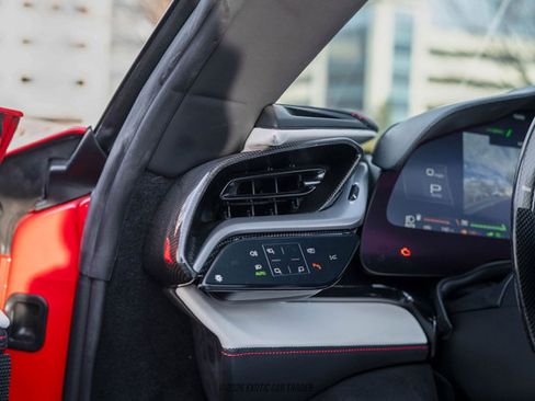 Used 2025 Ferrari SF90 Spider image 31