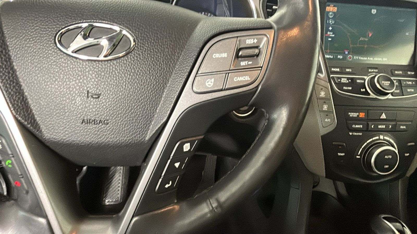Used 2014 Hyundai Santa Fe Limited FWD image 20