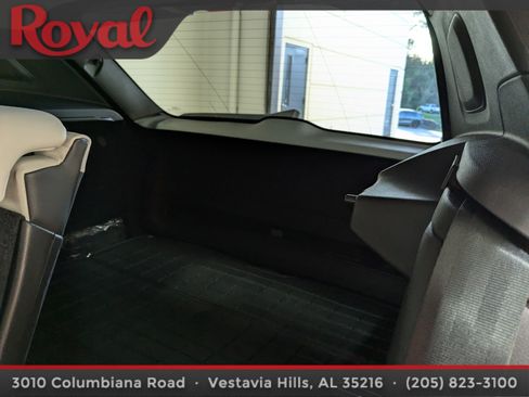 Used 2023 Volvo XC40 B5 Plus w/ Protection Package Premier image 16