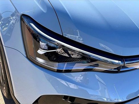 Used 2025 Volkswagen Taos SEL image 31