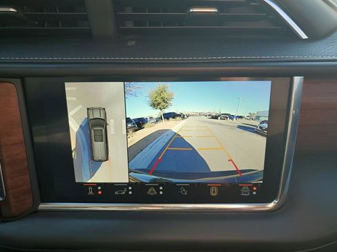 Used 2023 GMC Yukon Denali Ultimate image 45