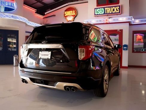 Used 2022 Ford Explorer Platinum w/ Equipment Group 601A image 26