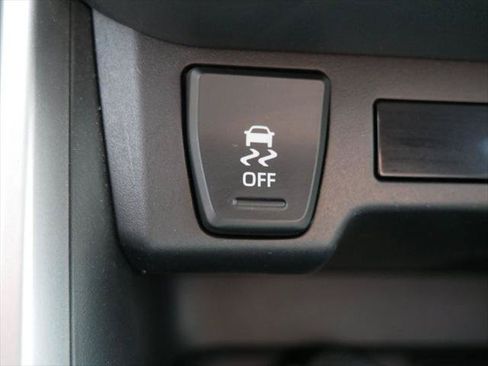 Certified 2020 Toyota RAV4 XLE w/ All Weather Liner Package AWD/4WD image 20