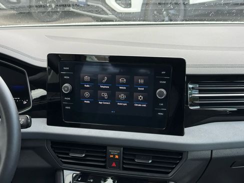 Certified 2026 Volkswagen Jetta SE FWD image 23