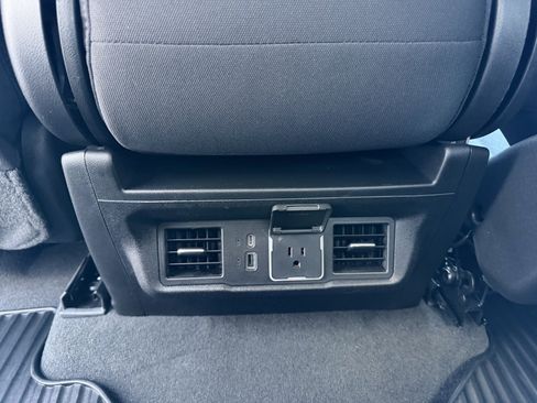 Used 2023 GMC Sierra 1500 SLE image 13