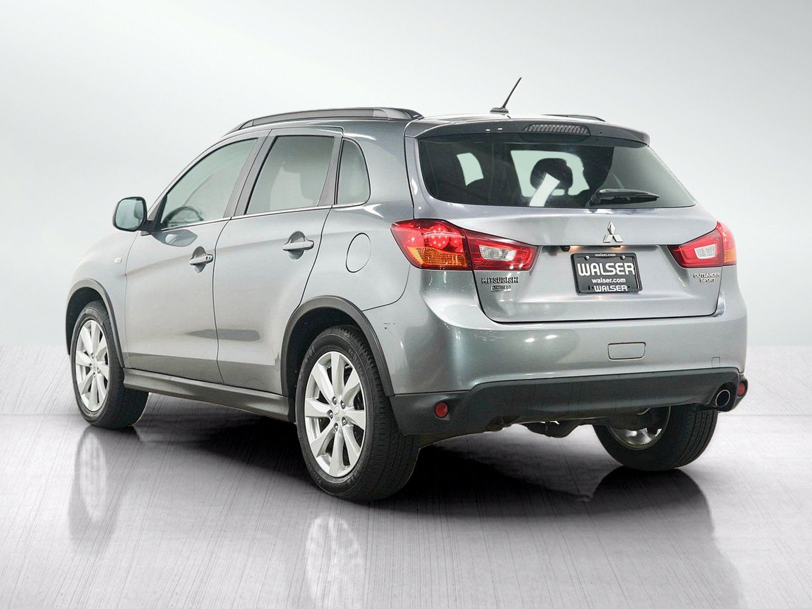 Used 2014 Mitsubishi Outlander Sport SE AWD/4WD image 3