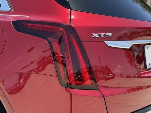 Used 2020 Cadillac XT5 Premium Luxury FWD image 10